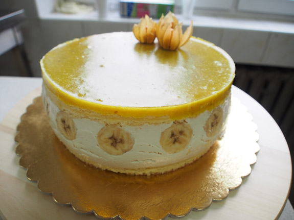 Спустя указанное время, достаем торт из... Банановый торт: пошаговый фото-рецепт