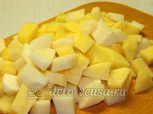 Щи с фрикадельками: Картошку нарезать кубиками