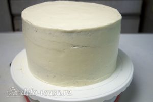 Торт с чизкейком внутри: Выровняйте кремом