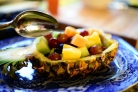 Ананасовые лодочки с фруктами