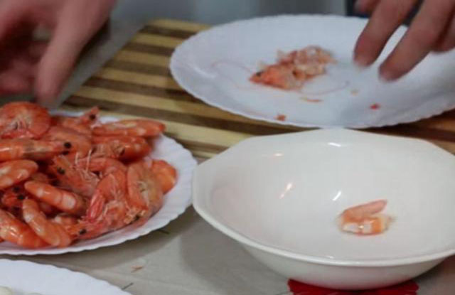 Рецепты салатов с морепродуктами - кальмарами, креветками и крабовыми палочками