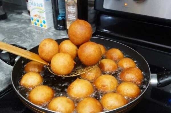 frying puff puff