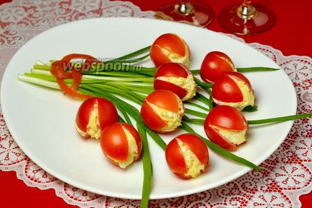 Фото рецепта Закуска «Тюльпаны» из помидоров
