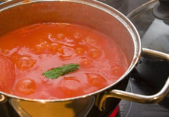 Ингредиенты для приготовления томатной подливы для гарниров