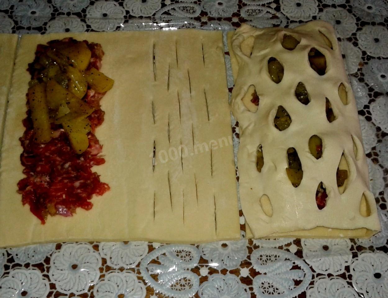Слоеное бездрожжевое тесто с фаршем в духовке