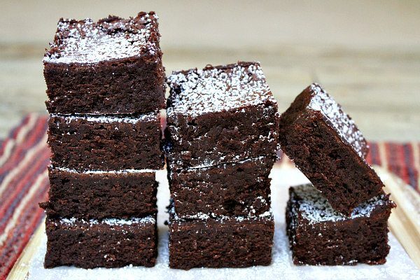 Easy Fudgy Flourless Brownies Recipe - from RecipeGirl.com