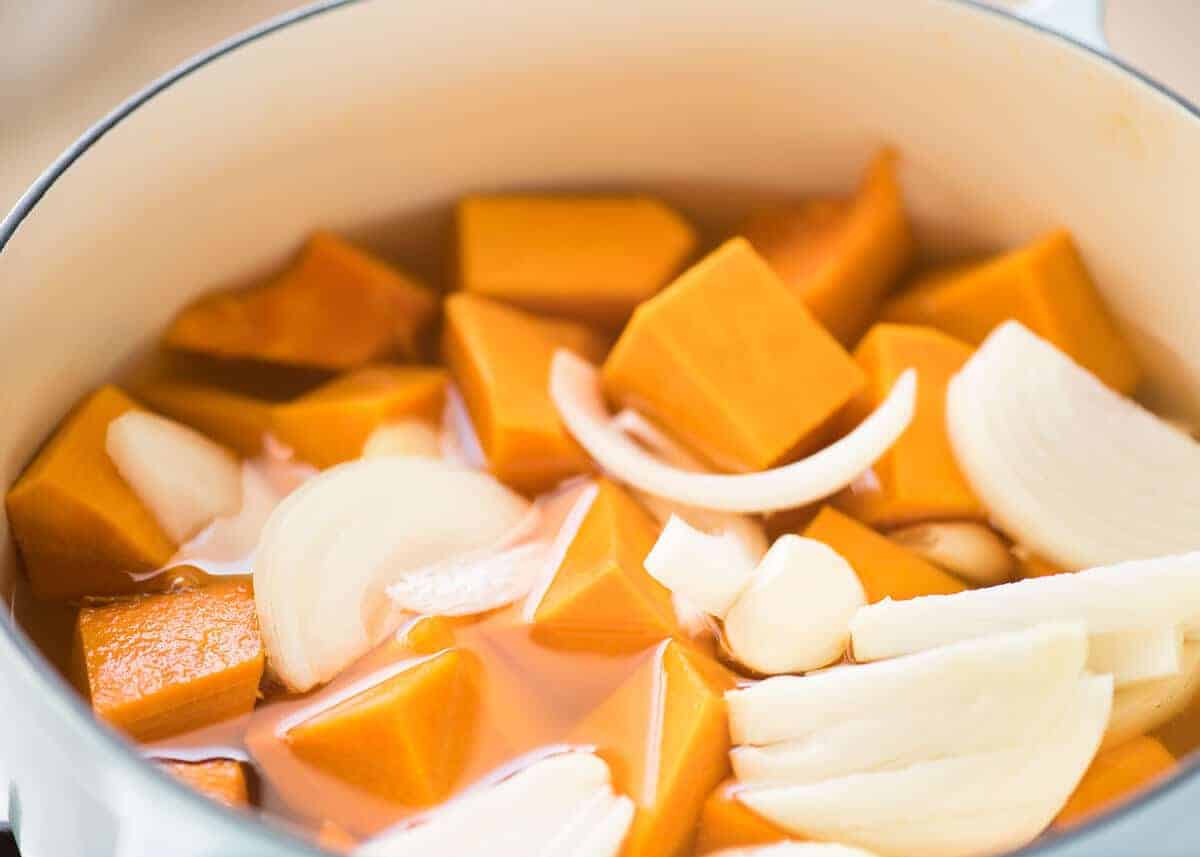 A classic, super easy pumpkin soup that