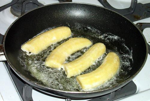 Жареные бананы в кляре